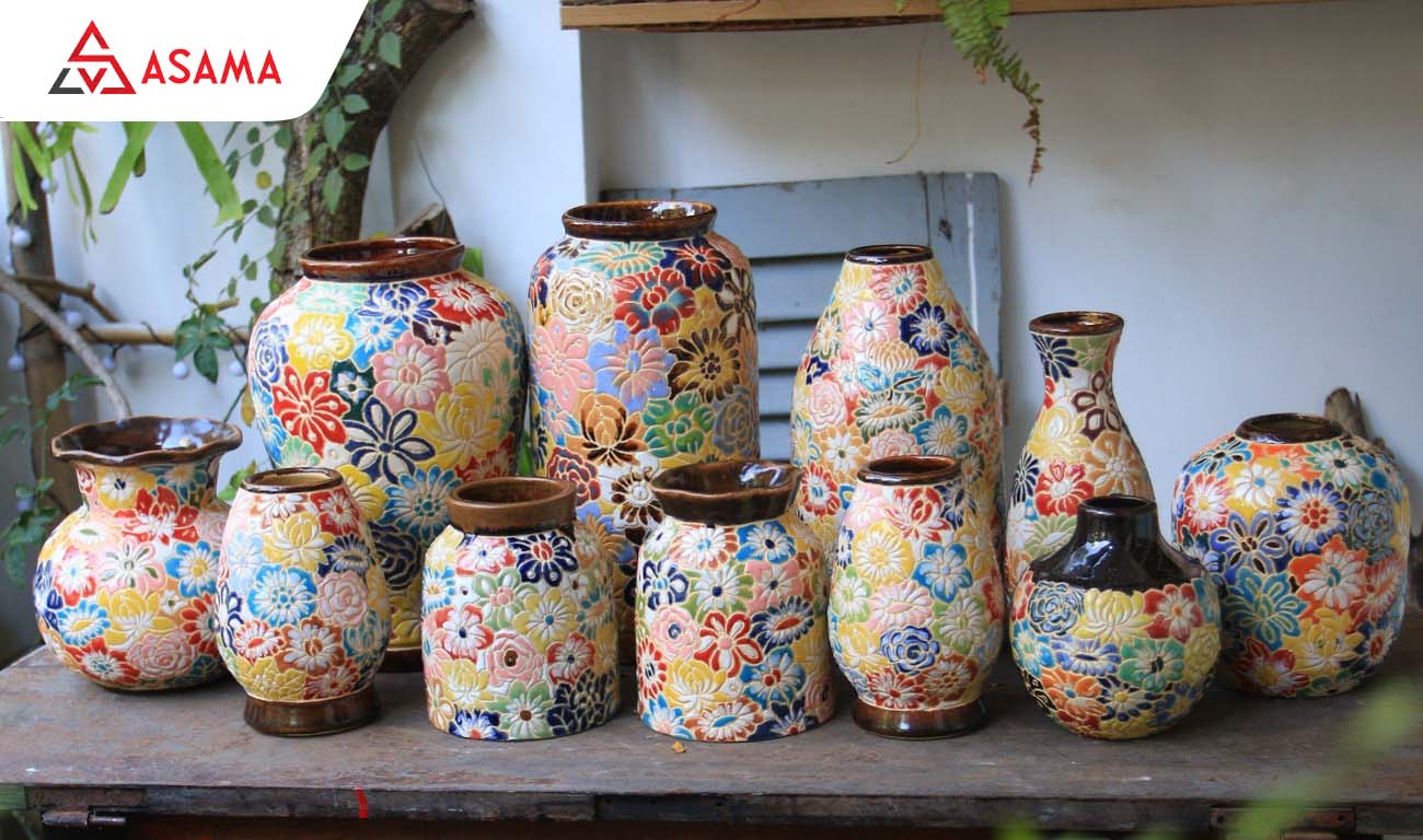 Bình gốm sứ quà tặng Lái Thiêu sinh động