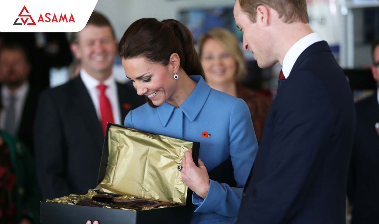 Quà tặng khách nước ngoài giúp xây đắp mối quan hệ hữu nghị