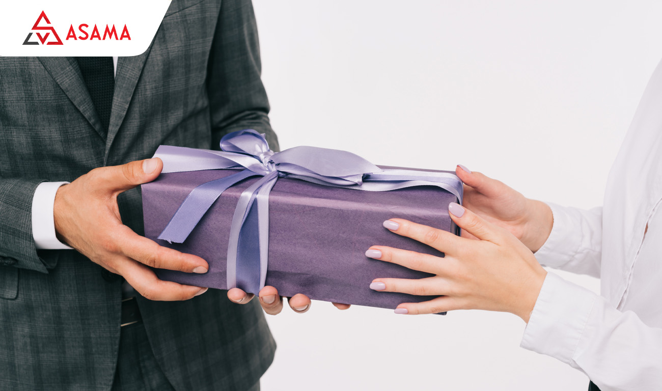 Chọn quà tặng in logo doanh nghiệp sang trọng