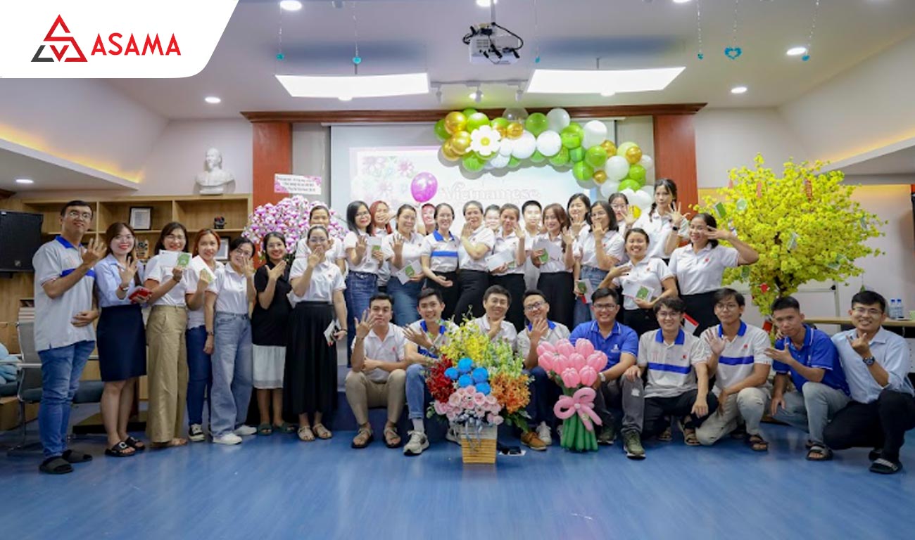 Tặng quà kèm lời chúc mừng ngày 20/10