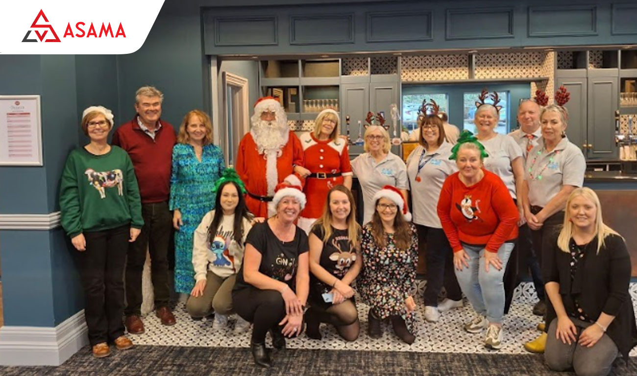 Tổ chức tiệc văn phòng thân mật để trao quà