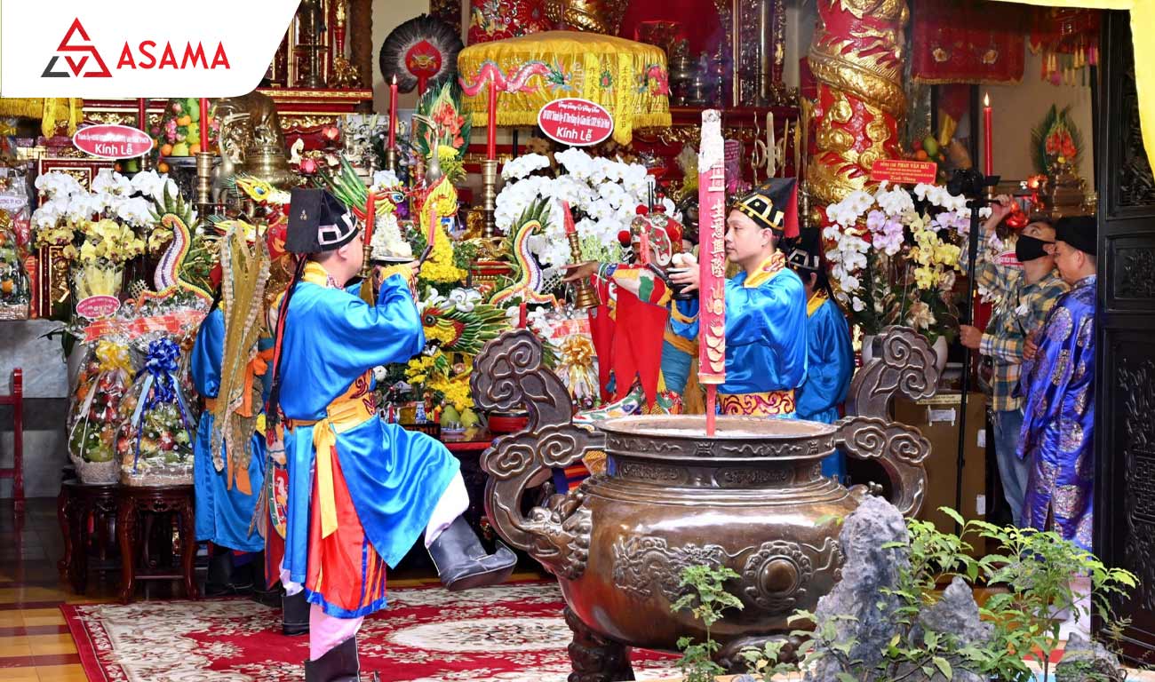 Cây nêu ngày Tết thường được hạ xuống vào ngày mùng 7 tháng Giên