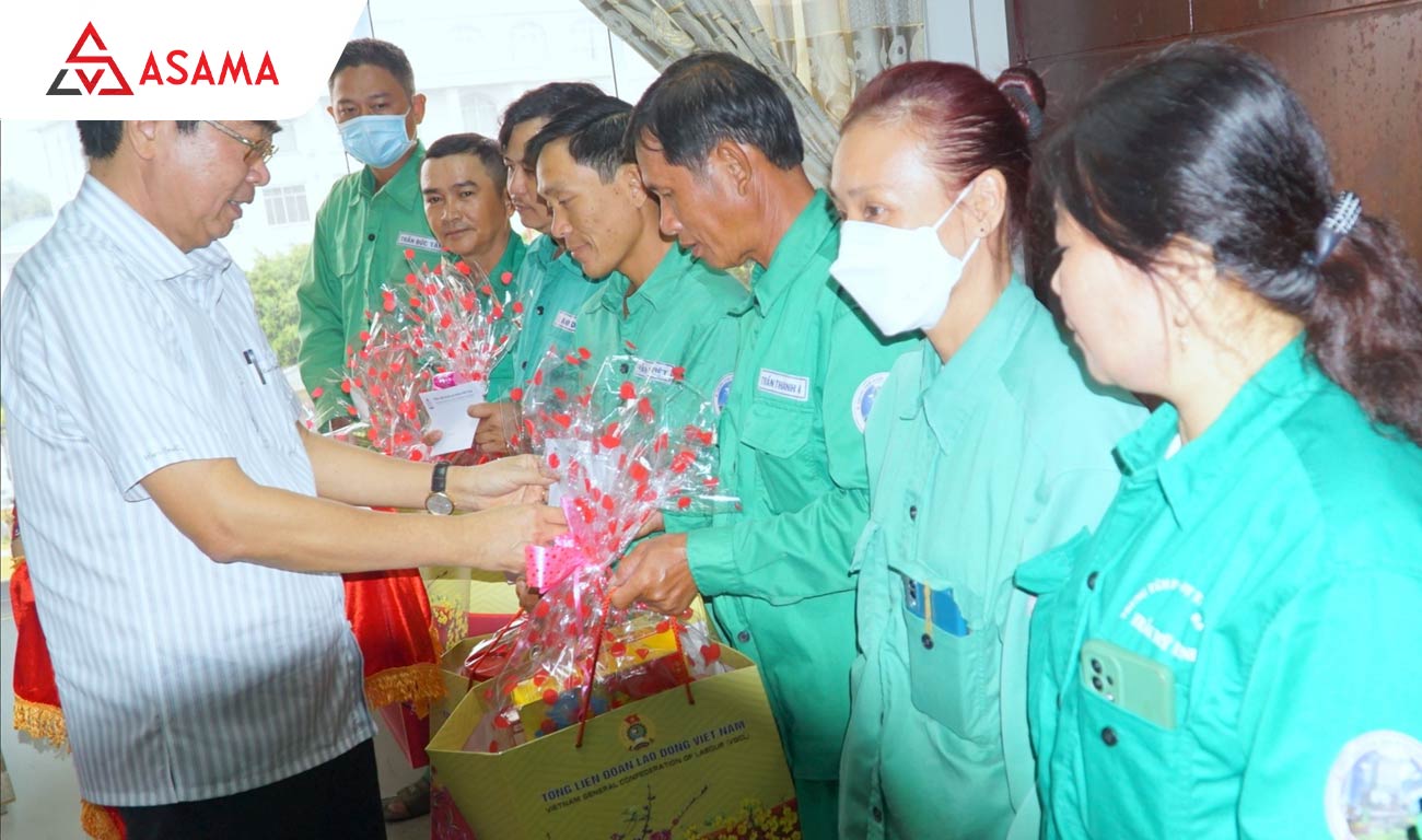 Tại sao việc tặng quà Tết cho nhân viên lại quan trọng?